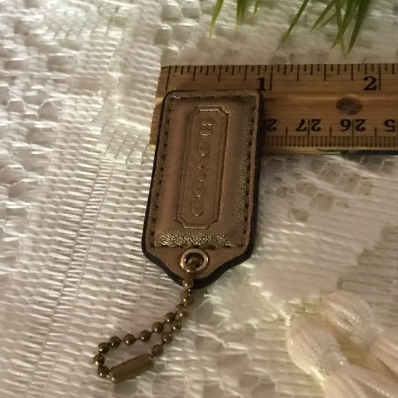 2” COACH Antique Gold Leather Hangtag Keychain FOB Bag Charm - Picture 4 of 4